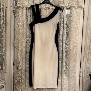 💥💥JRIBKOFF SZ10 WHITE DRESS WITH BLACK BORDERS STRAPS UNIQUE
